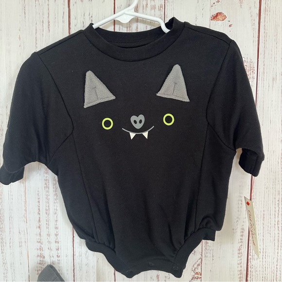 NEW! Cat & Jack 2 piece set bat bodysuit romper with leggings - Picture 2 of 3